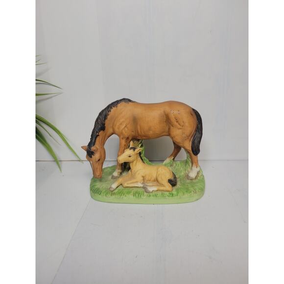 Vintage Homco 1442 Mare & Colt Horse Figurine - Picture 1 of 4